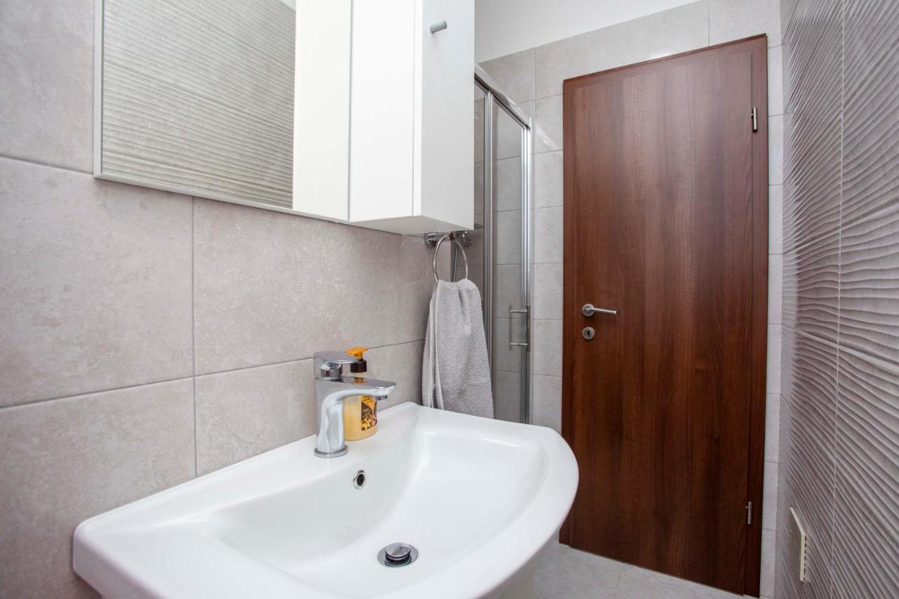 Apartmani Marica Plomin Ngoại thất bức ảnh